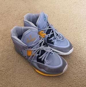 Nike Kyrie Infinity Men’s Size 9 Future Past Basketball Shoes